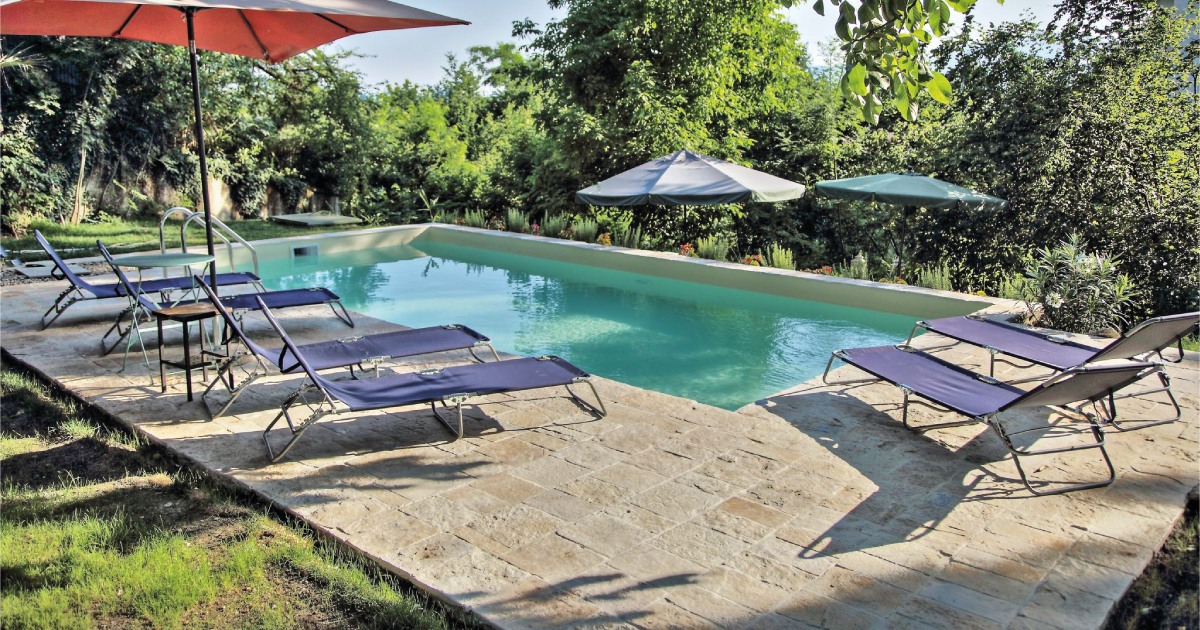 Pavimenti in Pietra antiscivolo per piscine